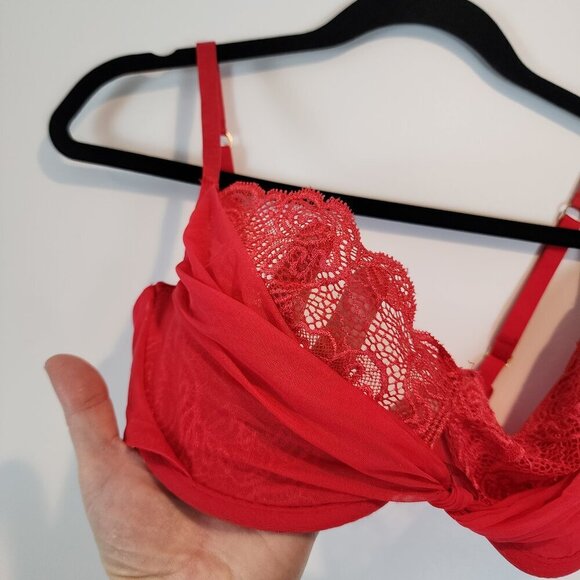 Vintage Victoria's Secret VERY SEXY Sheer Lace Twist‎ Front Push Up Bra RED 36D - Picture 3 of 10